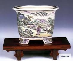 轻柔清洁日本陶器盆景盆以保护其表面并延长使用寿命